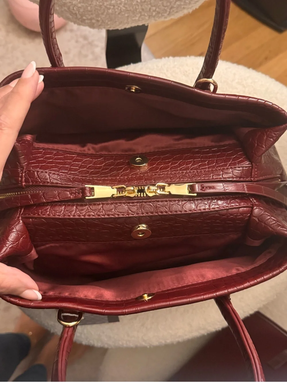 Women's Croc-Embossed Satchel Handbag - Wine Red